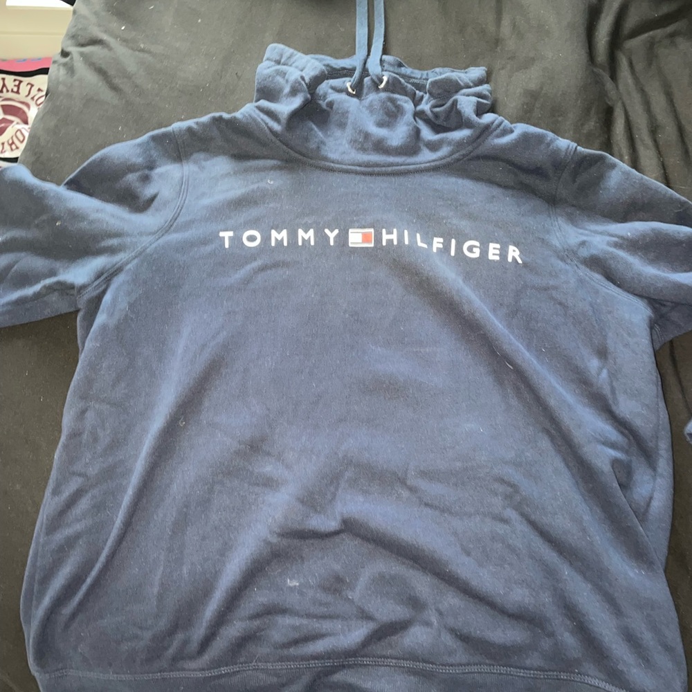 Large navy blue Tommy Hilfiger crenel, size large, worn twice